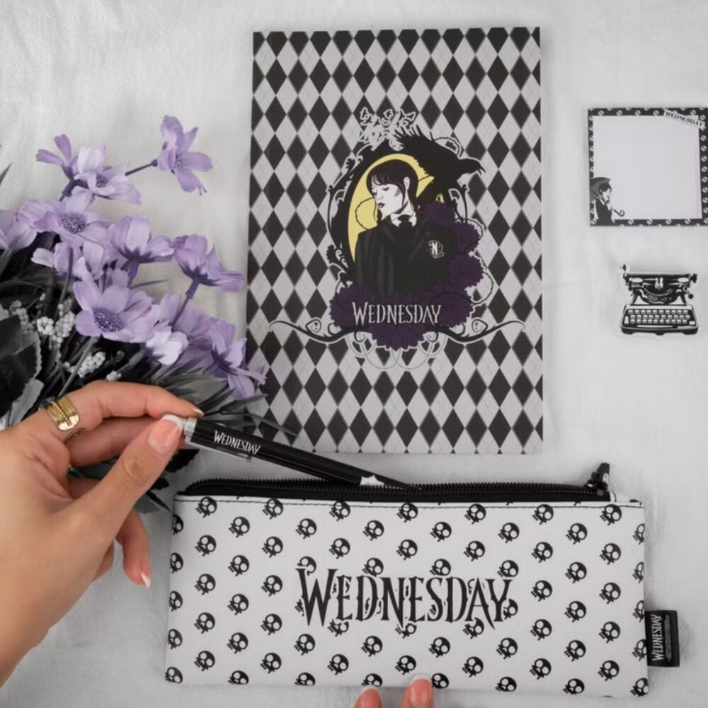 Wednesday Addams Nefllix 5 Piece Stationary Set *New